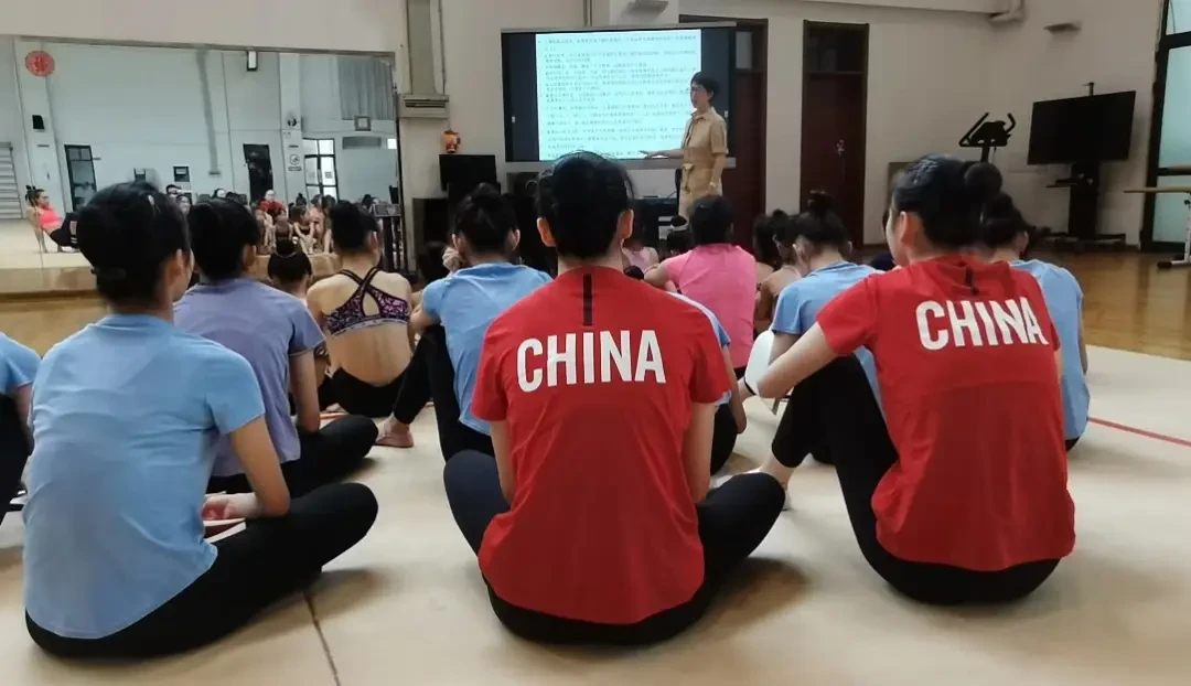 如何使用创新科技设备监测篮球运动员的训练数据_1